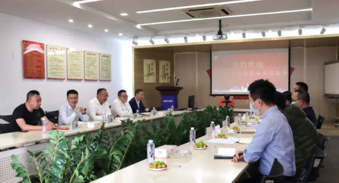 东莞市工信局与镇经发局领导莅临BB贝博艾弗森参观指导